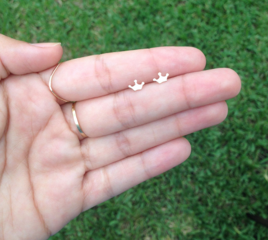 14K Tiny Crown Stud Earrings | Dainty Gold Everyday Studs